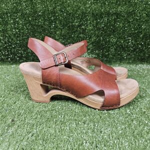 Dansko Tasha Brown Leather Ankle Strap Wedge Heel Sandals Womens Size EU 38 US 8